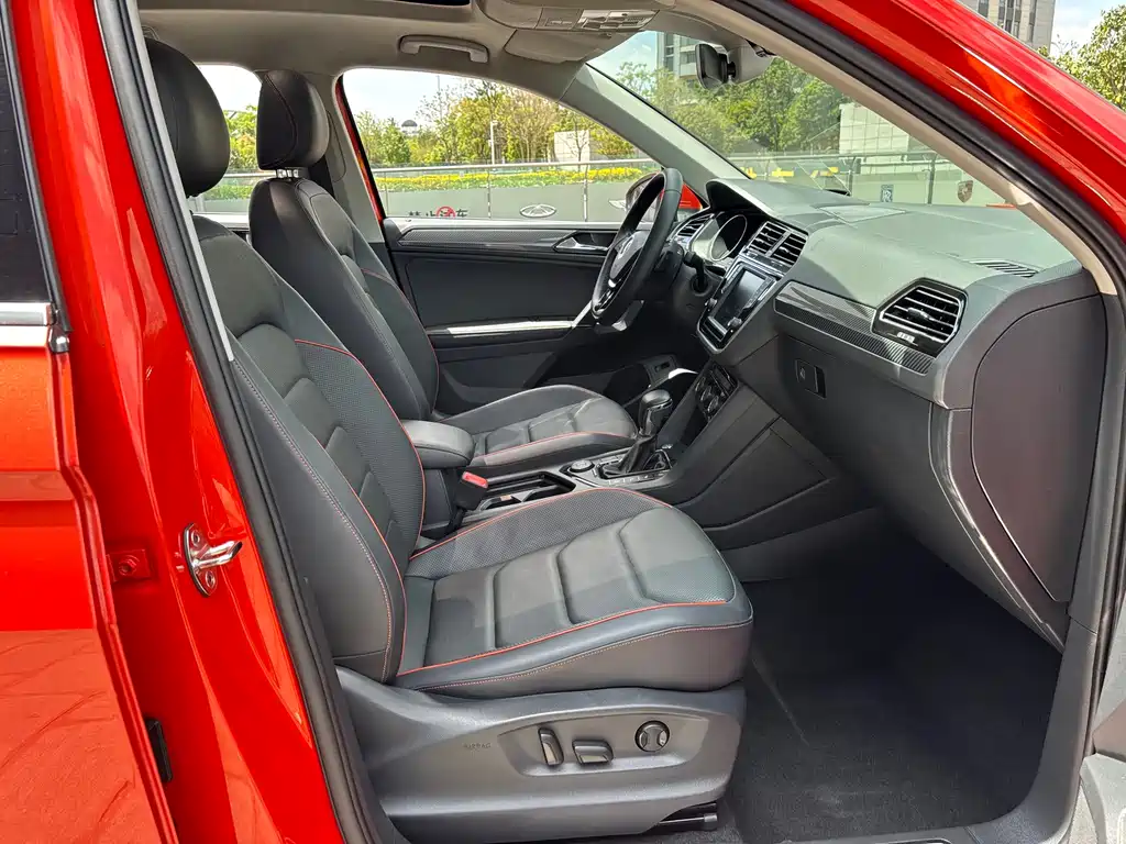 Volkswagen Tiguan L