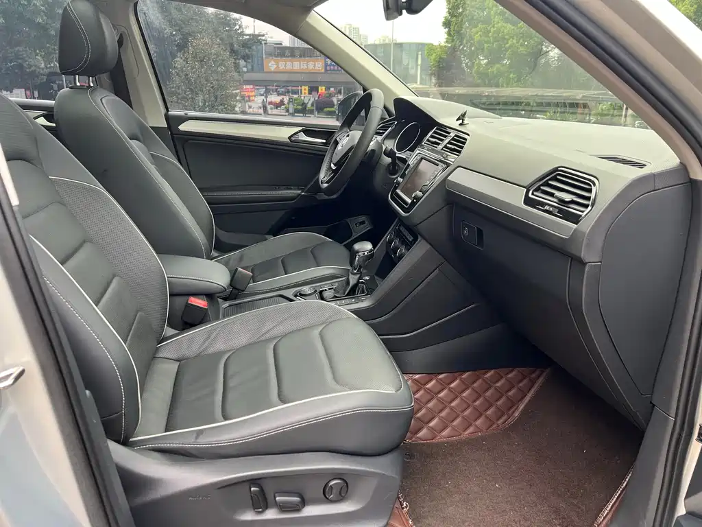 Volkswagen Tiguan L