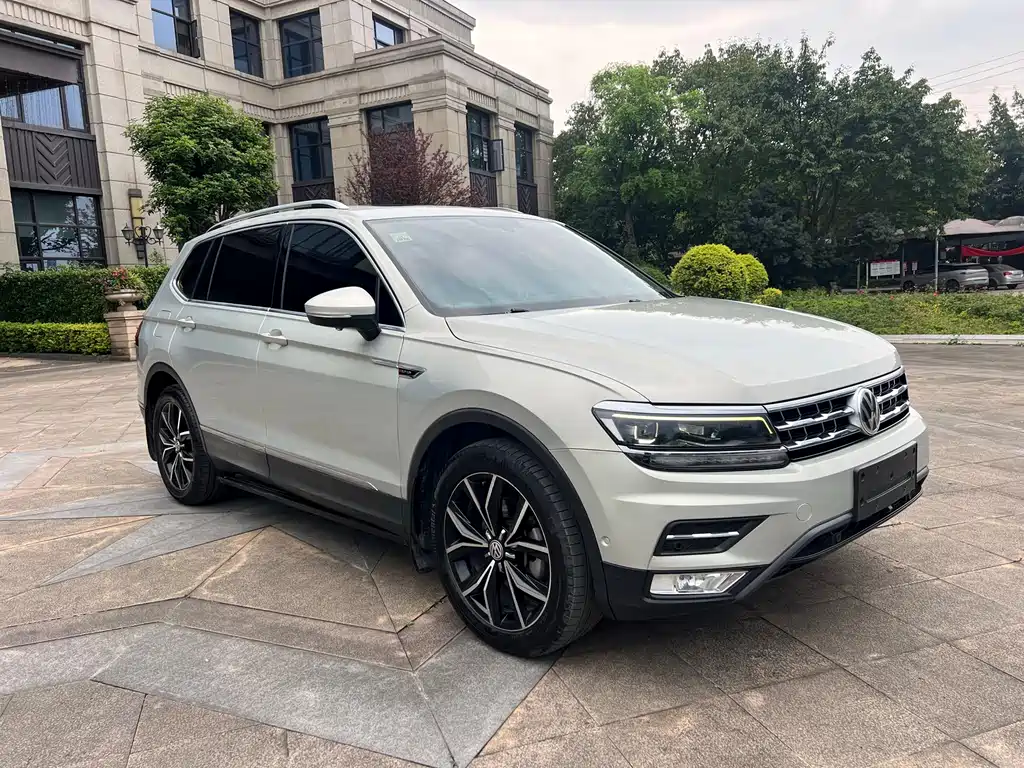 Volkswagen Tiguan L