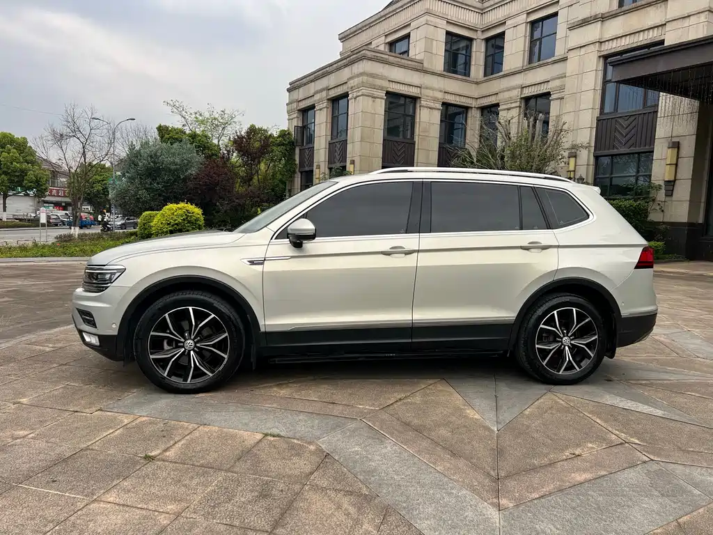 Volkswagen Tiguan L