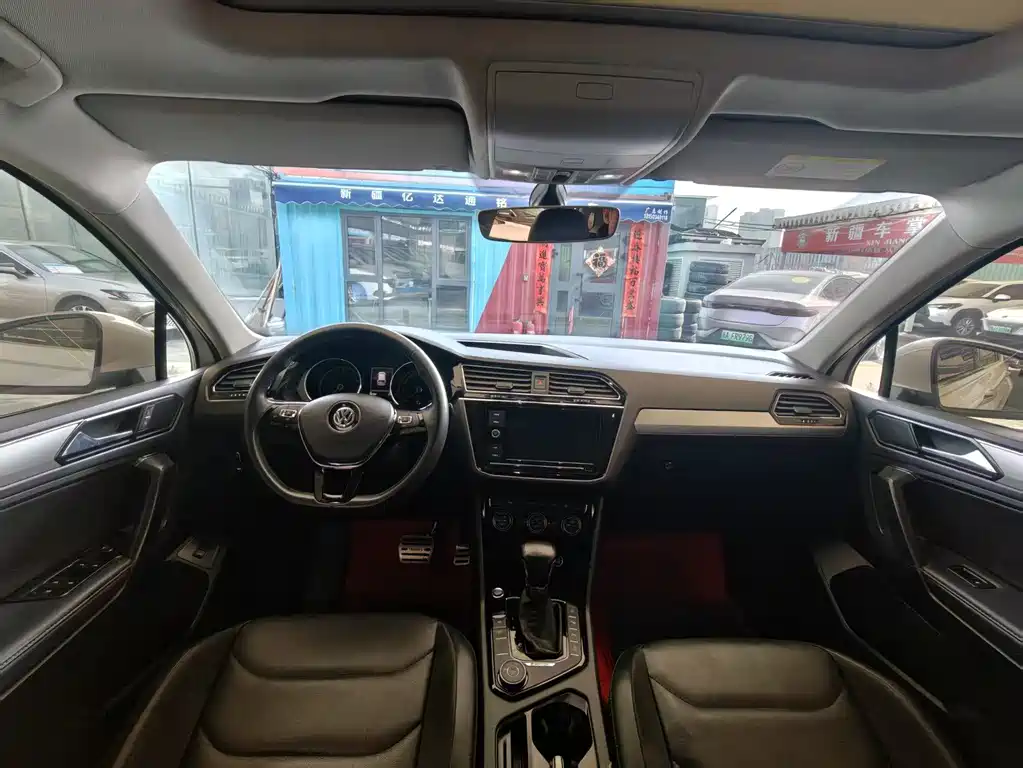 Volkswagen Tiguan L