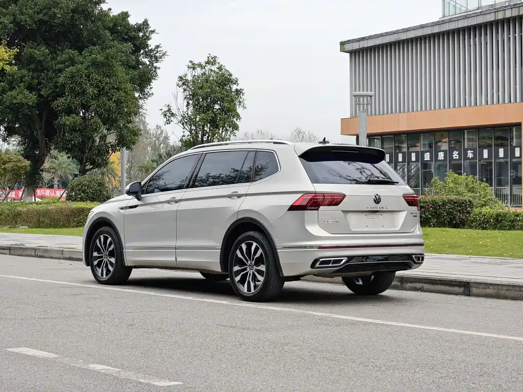 Volkswagen Tiguan L