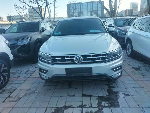 Volkswagen Tiguan L