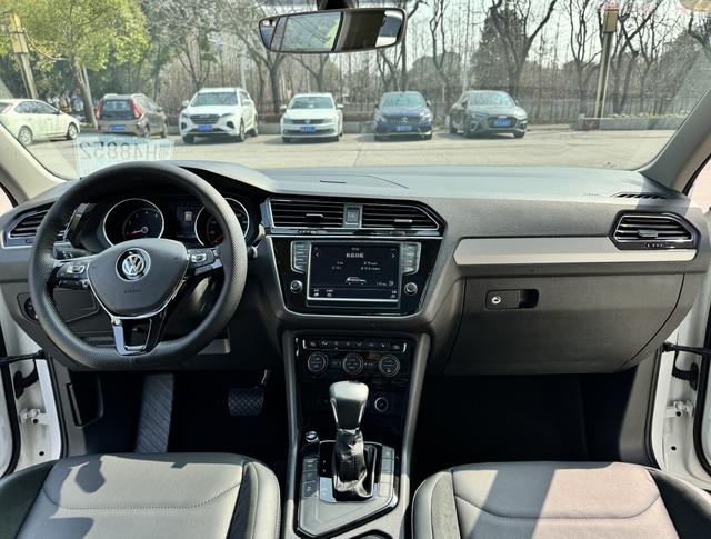 Volkswagen Tiguan L