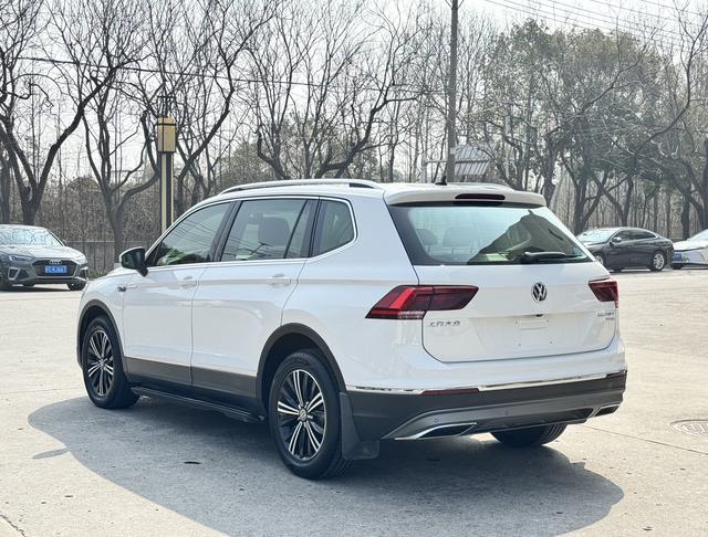 Volkswagen Tiguan L