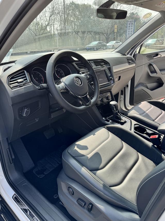 Volkswagen Tiguan L