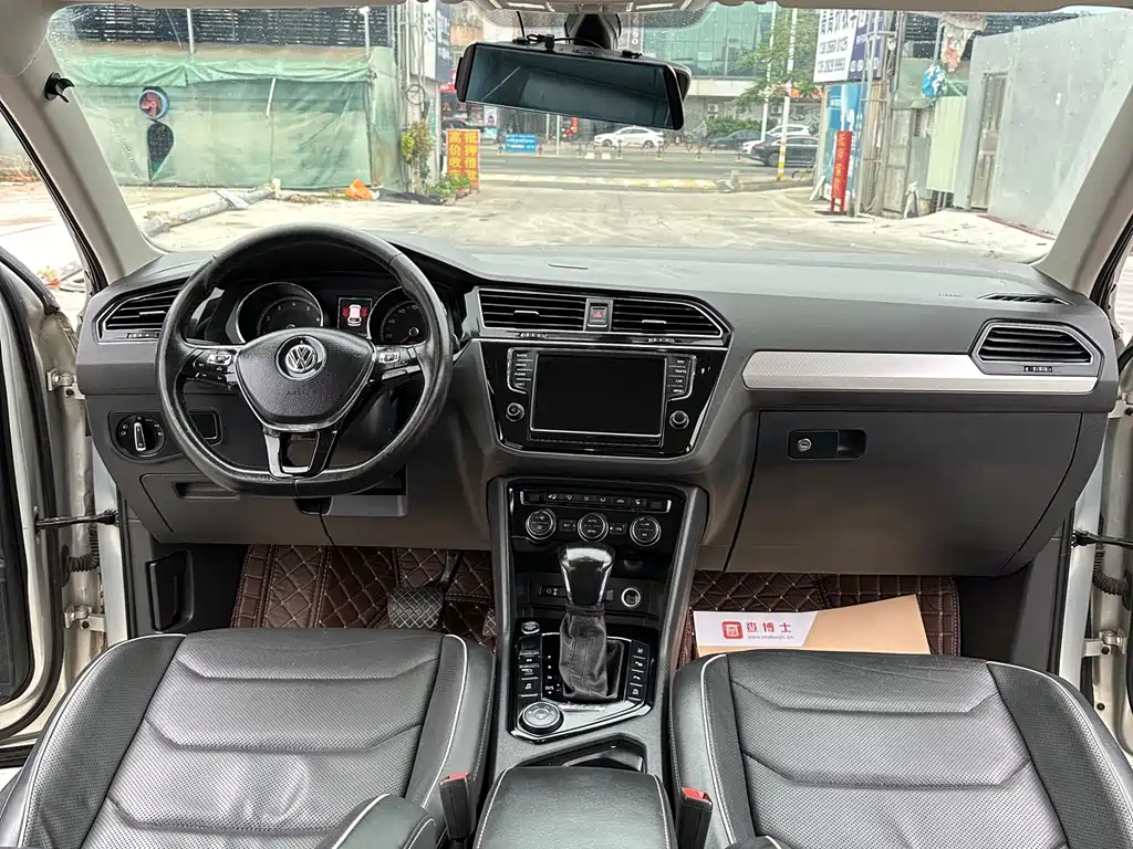 Volkswagen Tiguan L