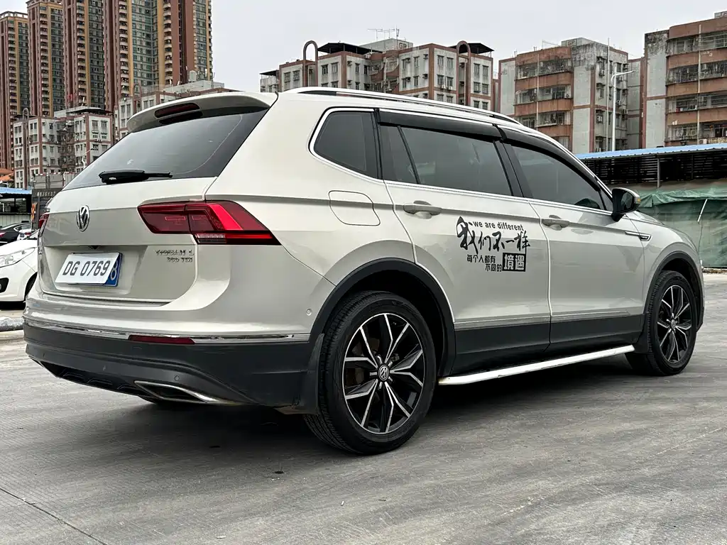Volkswagen Tiguan L