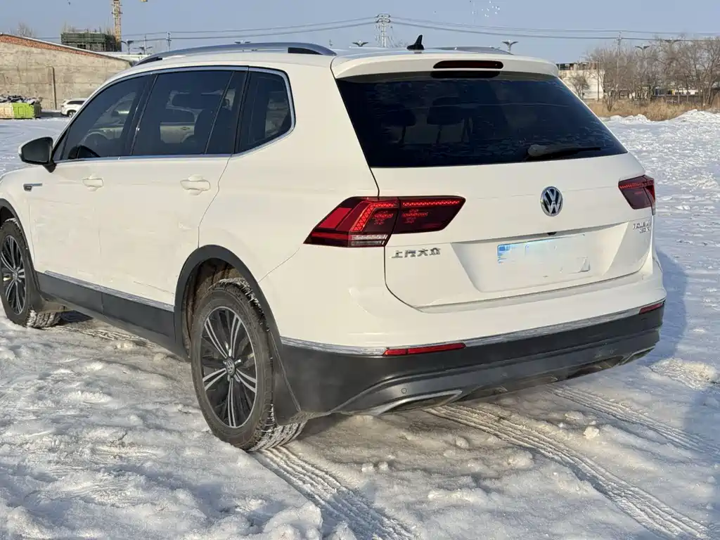 Volkswagen Tiguan L