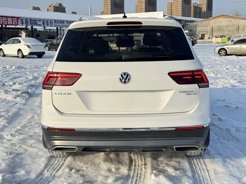 Volkswagen Tiguan L