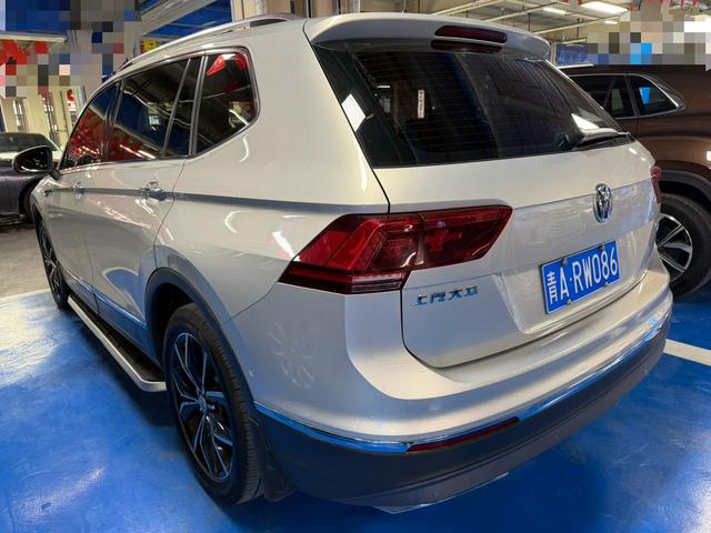 Volkswagen Tiguan L
