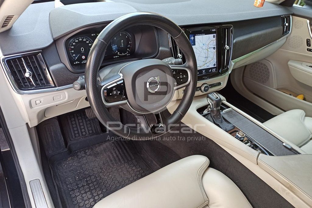 Volvo V90 Cross Country