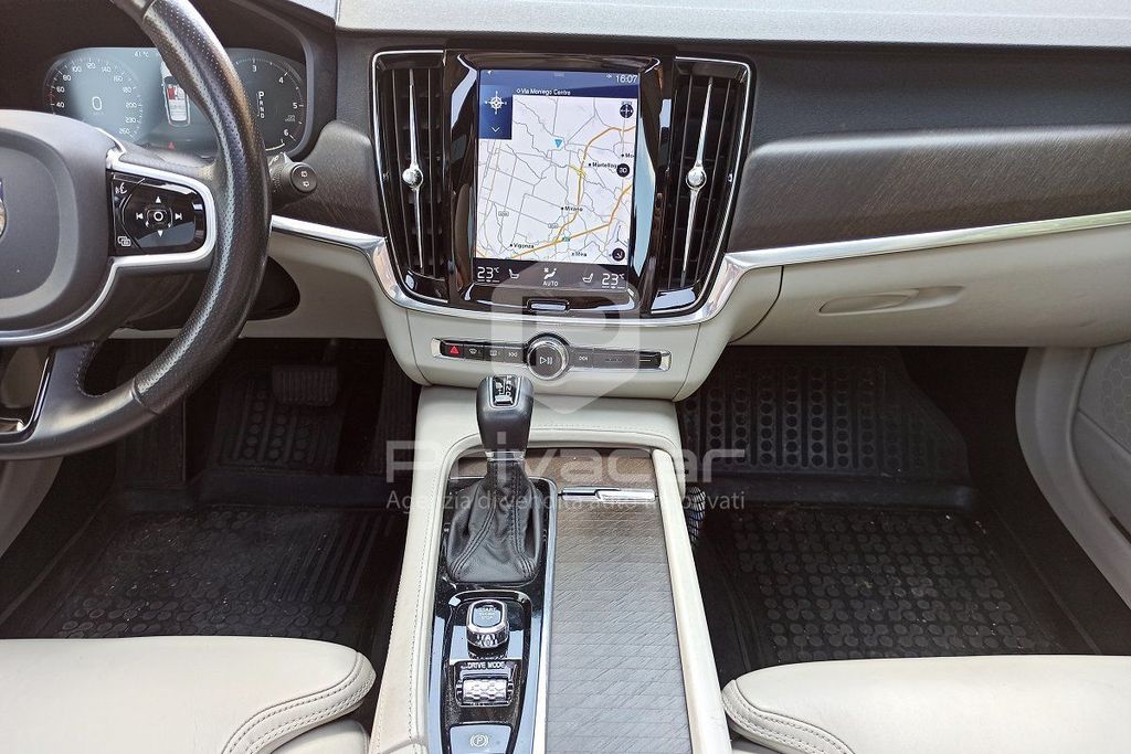 Volvo V90 Cross Country