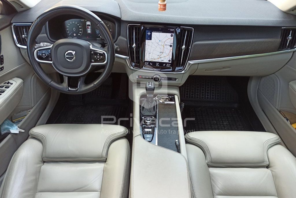 Volvo V90 Cross Country