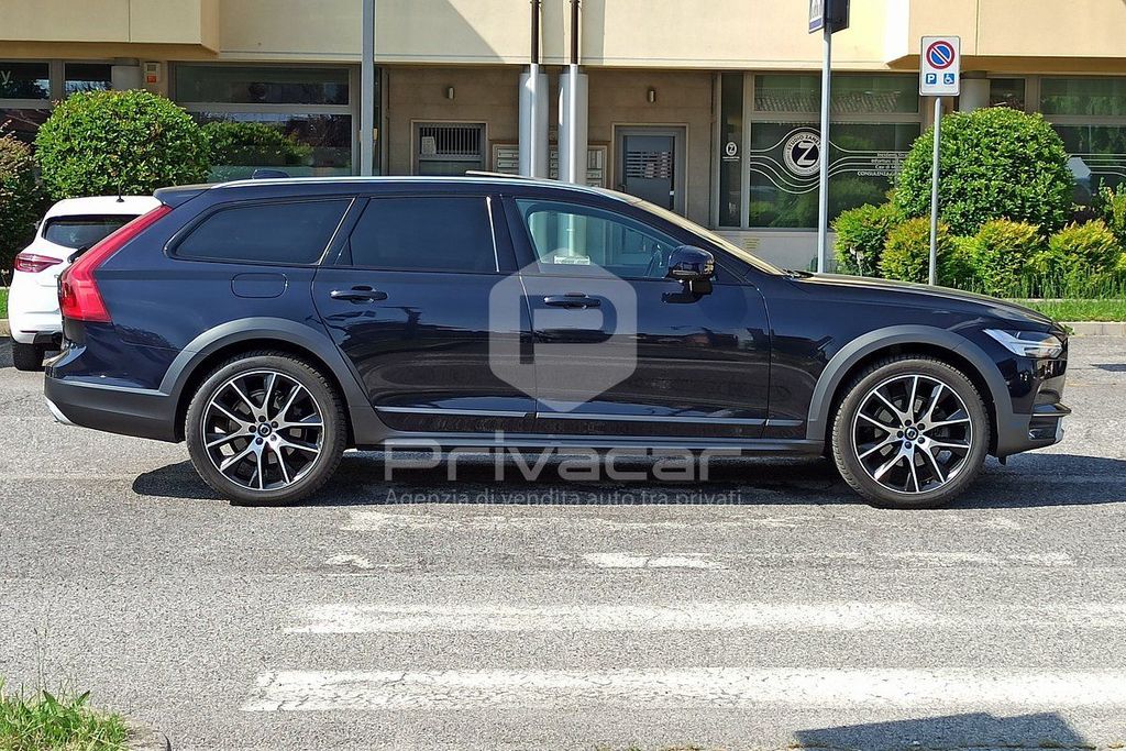 Volvo V90 Cross Country