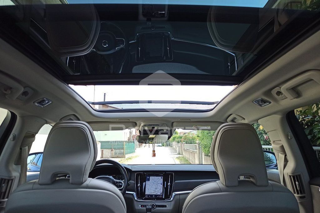 Volvo V90 Cross Country