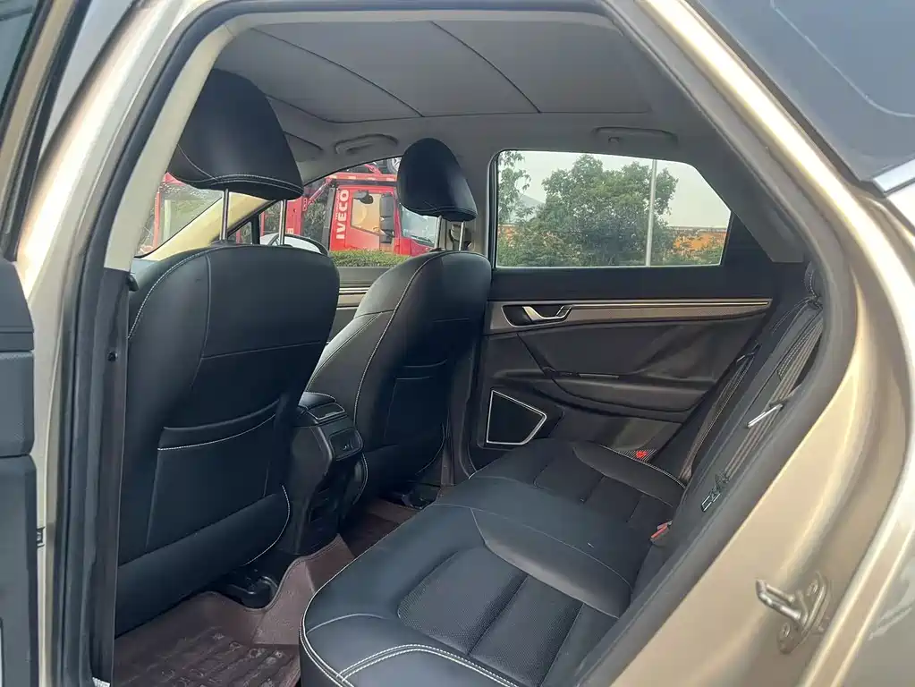 Geely Emgrand GS
