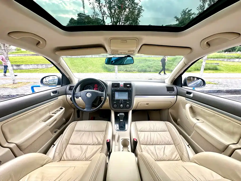 Volkswagen Sagitar