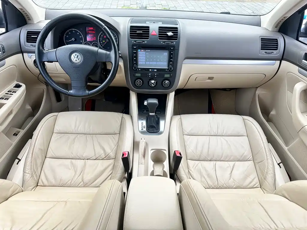 Volkswagen Sagitar