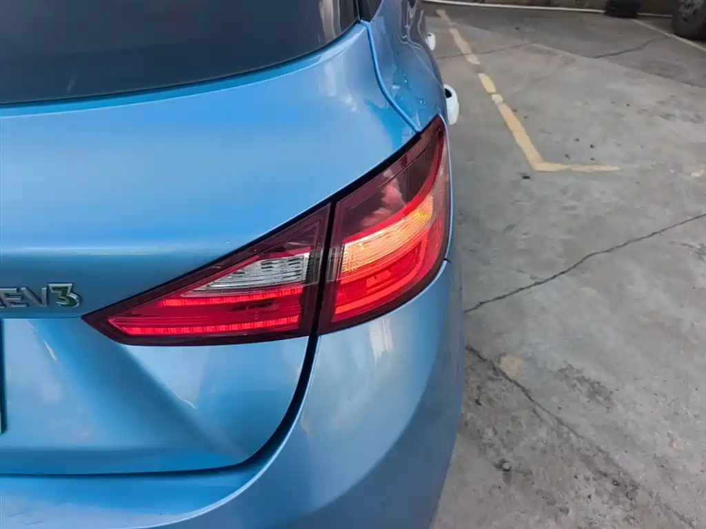 JMEV EV3