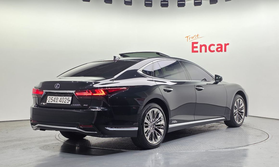 Lexus LS
