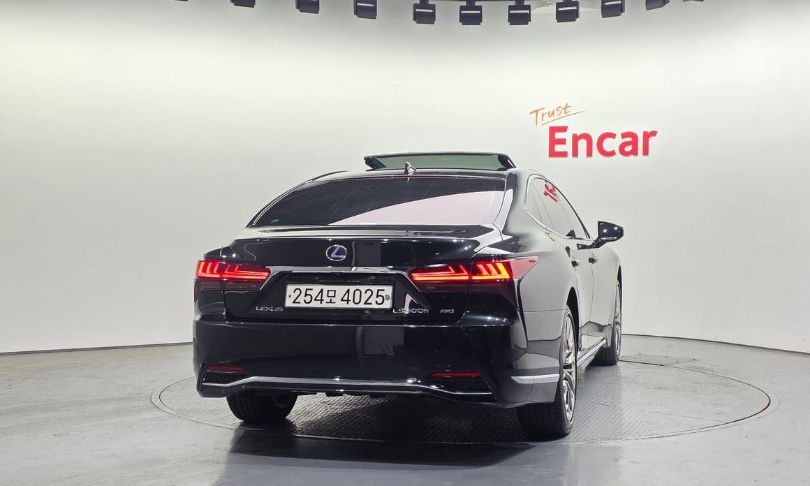 Lexus LS