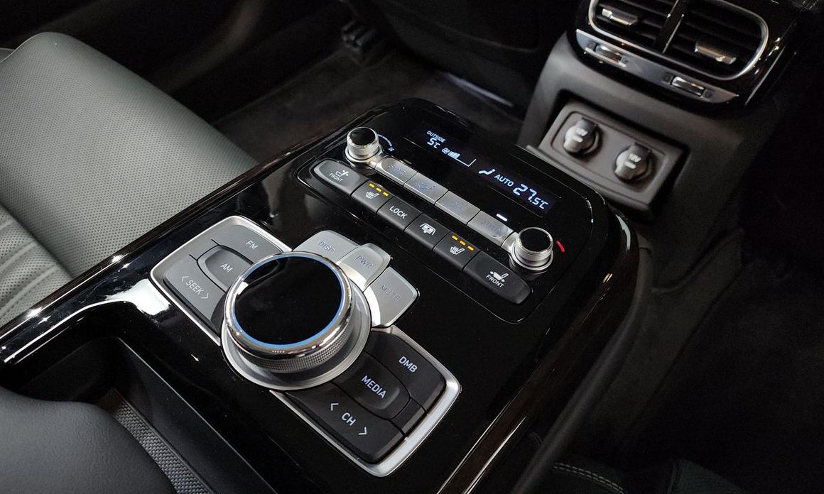 Genesis G90