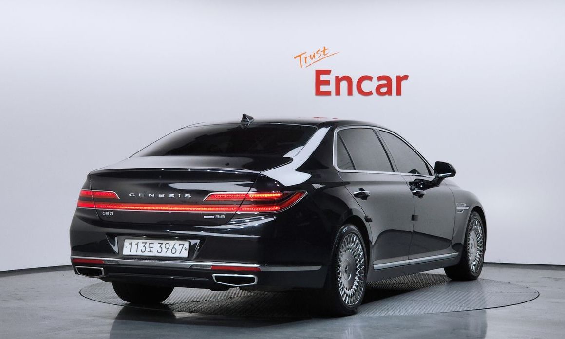 Genesis G90