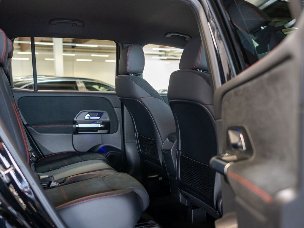 Mercedes-Benz GLB 220