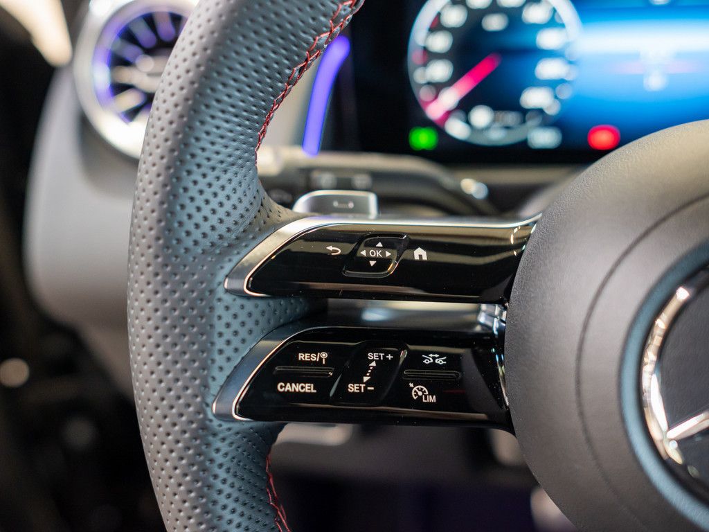 Mercedes-Benz GLB 220