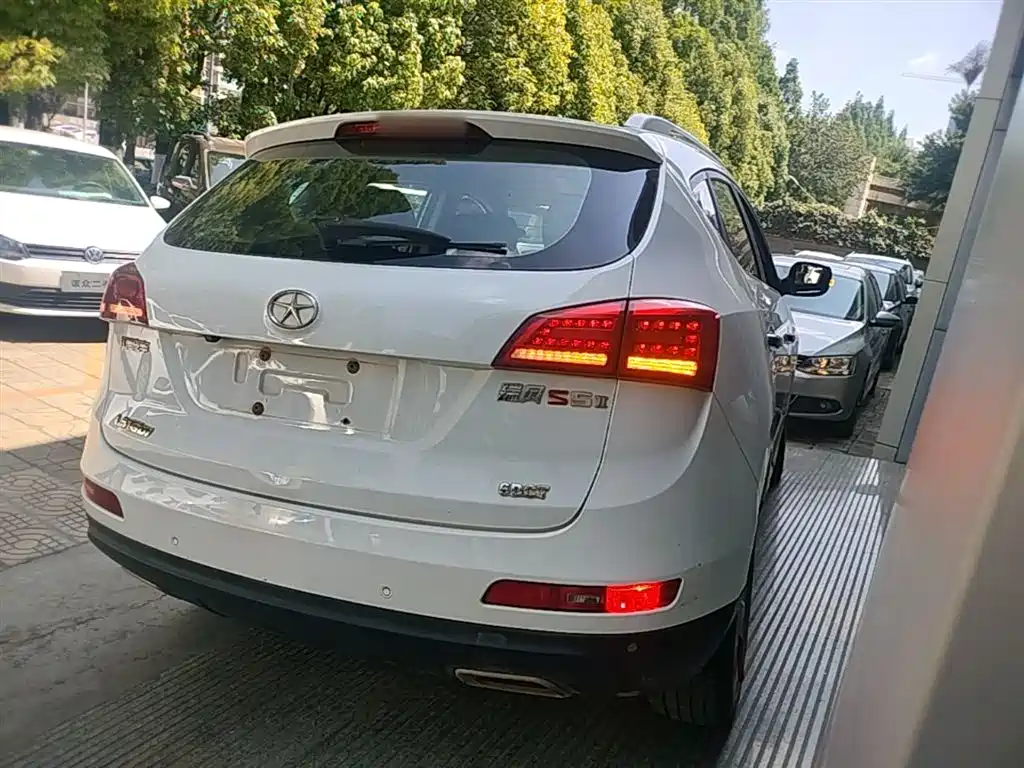 JAC Refine S5