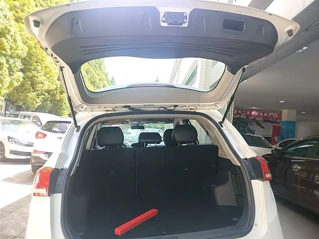 JAC Refine S5