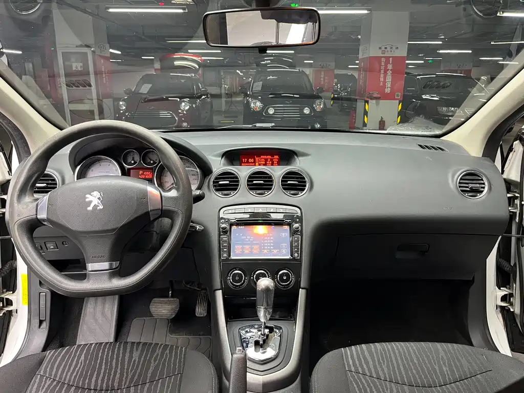 Peugeot 408