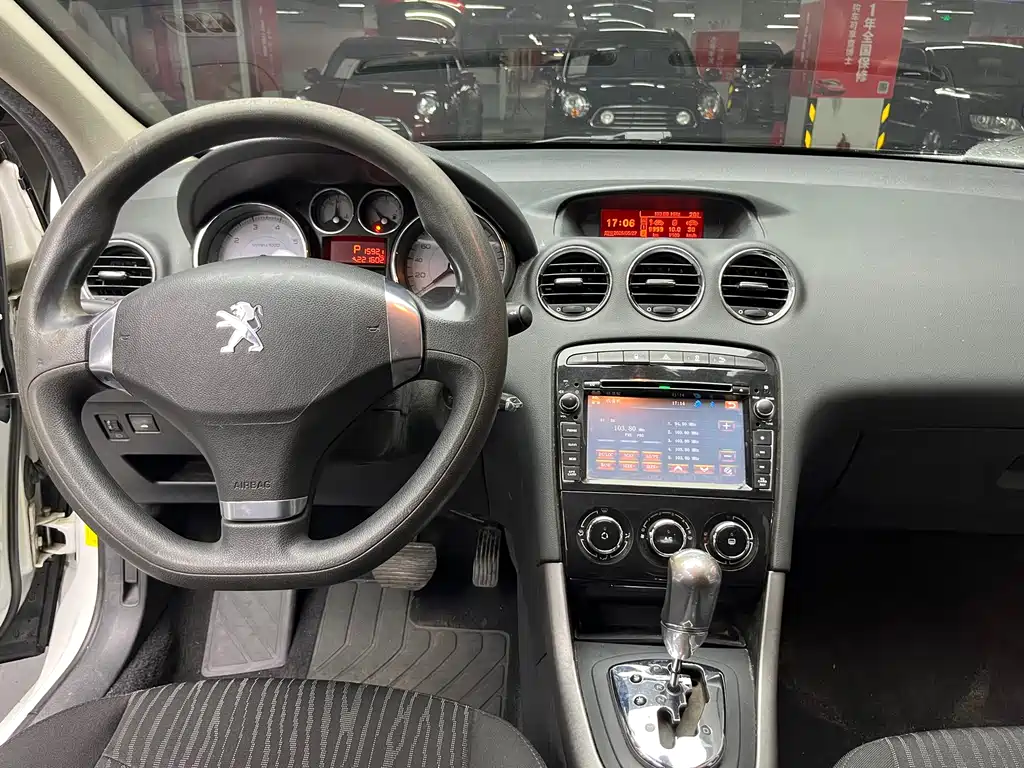 Peugeot 408