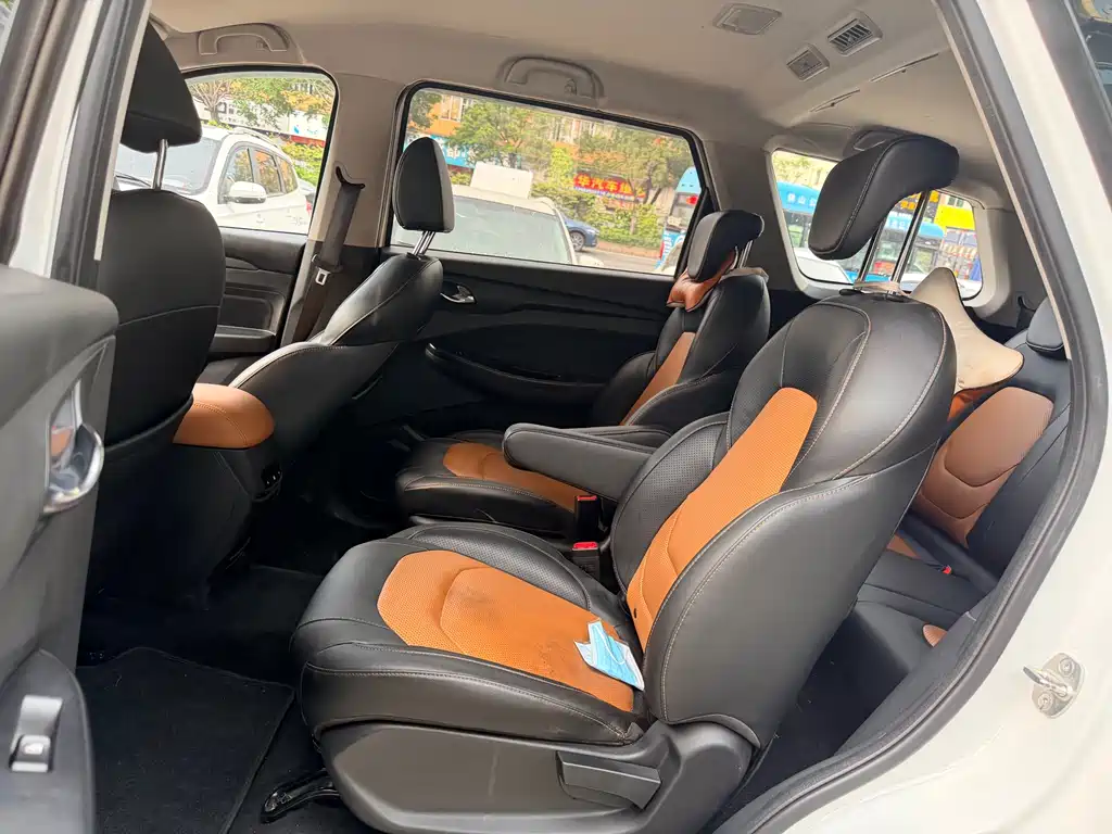 Wuling Hongguang S3