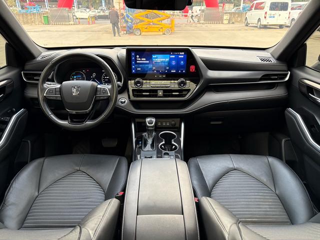 Toyota Crown Kluger