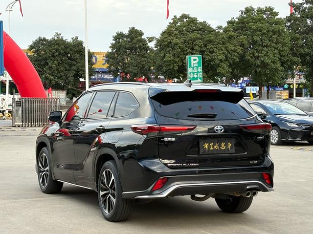 Toyota Crown Kluger