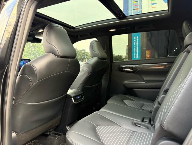 Toyota Crown Kluger