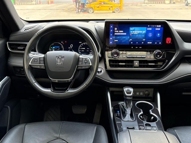Toyota Crown Kluger