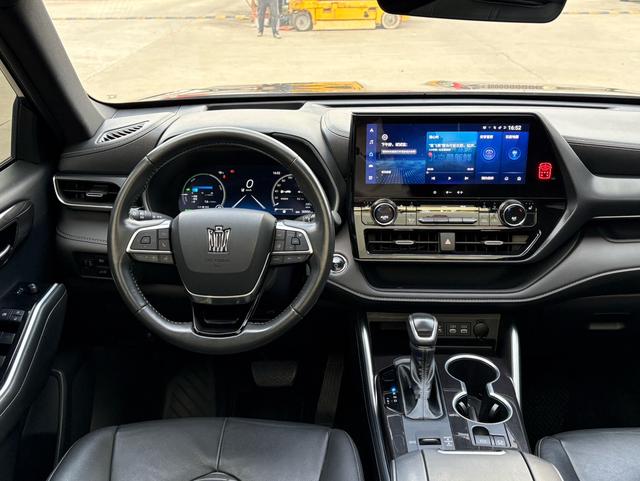 Toyota Crown Kluger