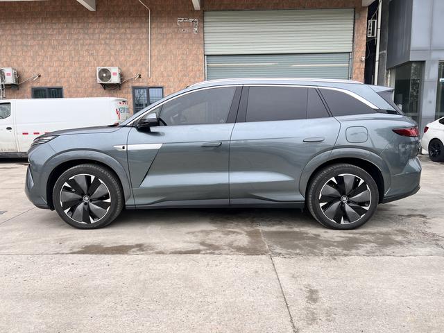 BYD Tang L EV