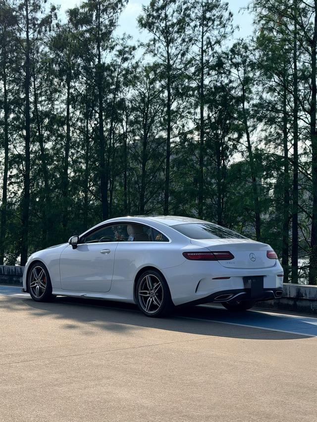 Mercedes-Benz Mercedes-Benz E-Class (Import)