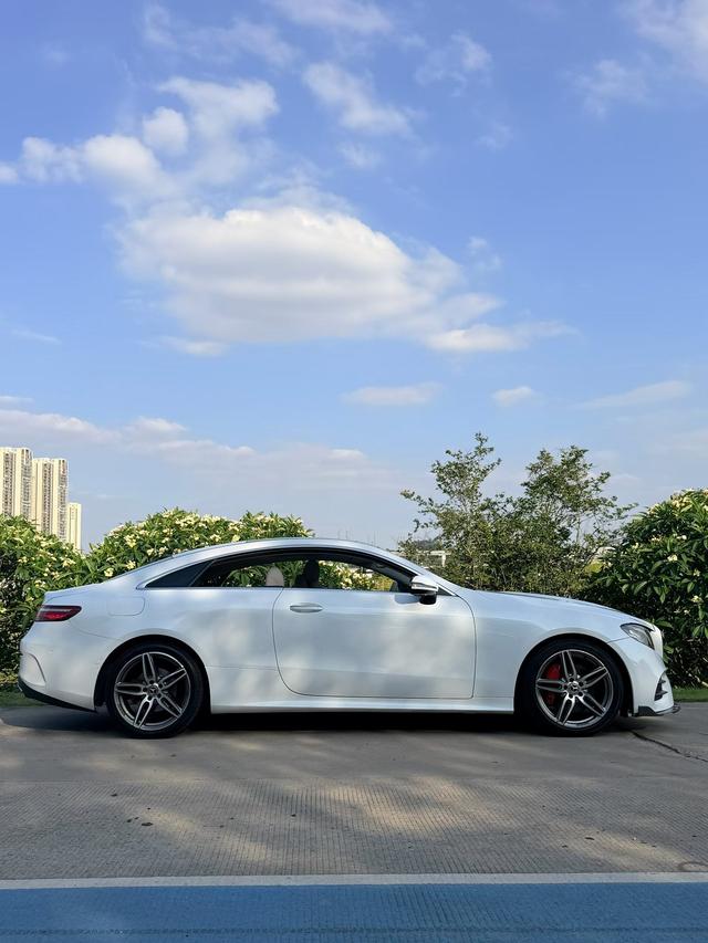 Mercedes-Benz Mercedes-Benz E-Class (Import)