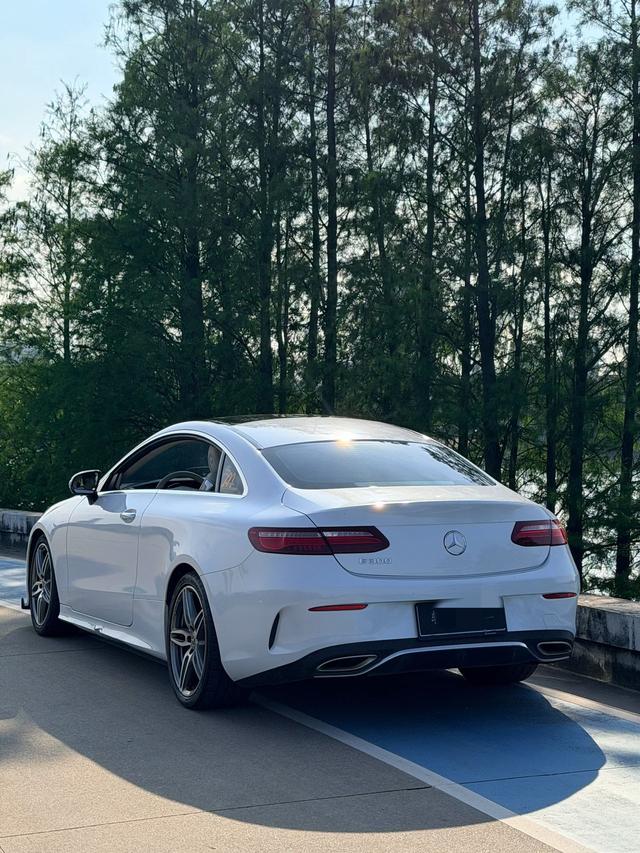 Mercedes-Benz Mercedes-Benz E-Class (Import)