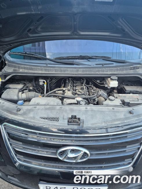 Hyundai Starex