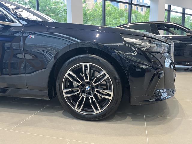 BMW BMW 5-Series