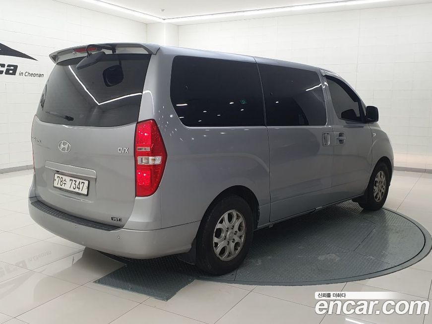 Hyundai Starex