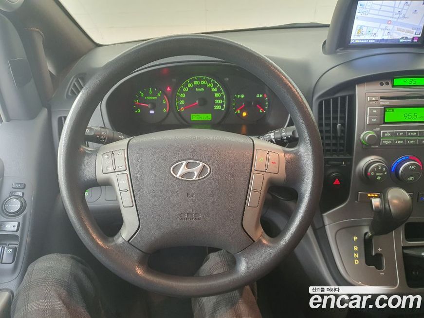 Hyundai Starex