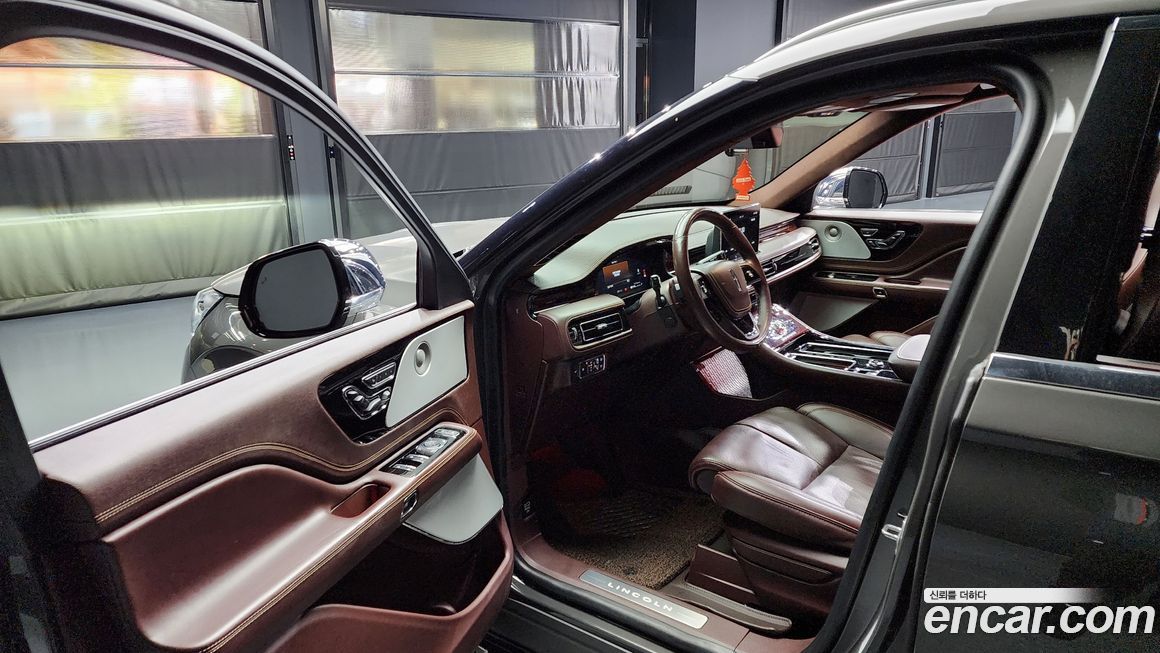Lincoln Aviator