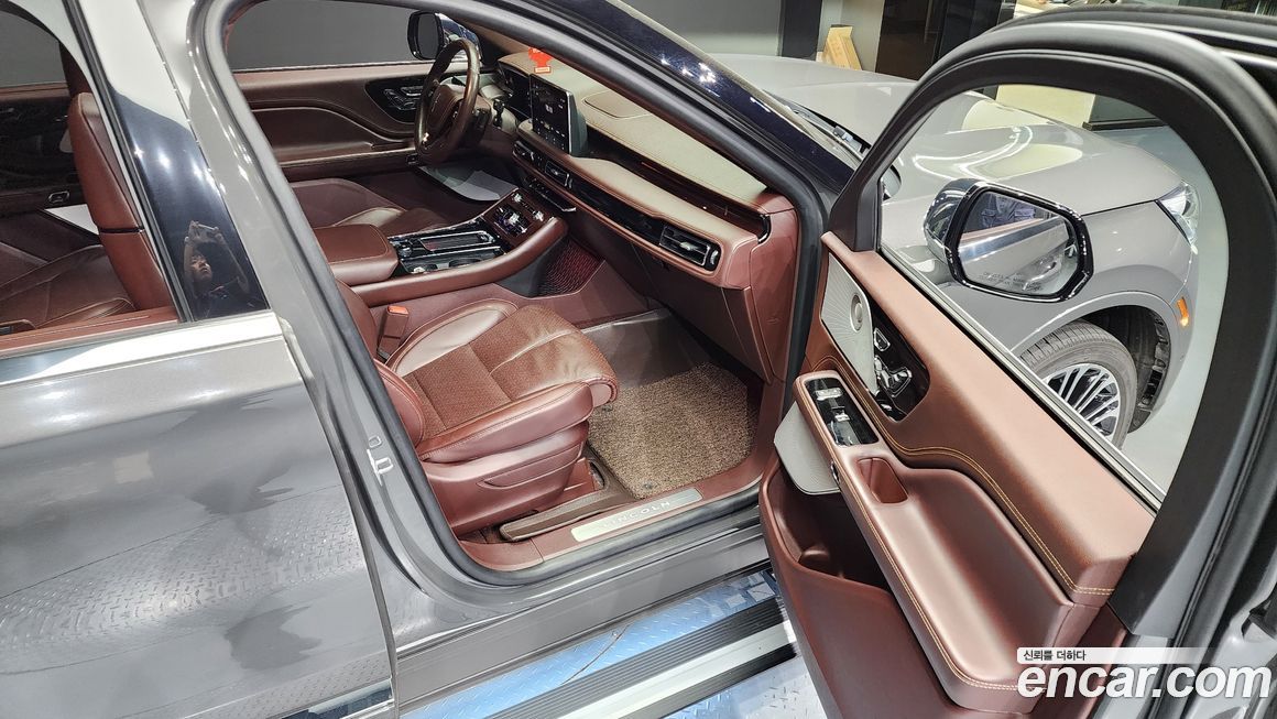 Lincoln Aviator